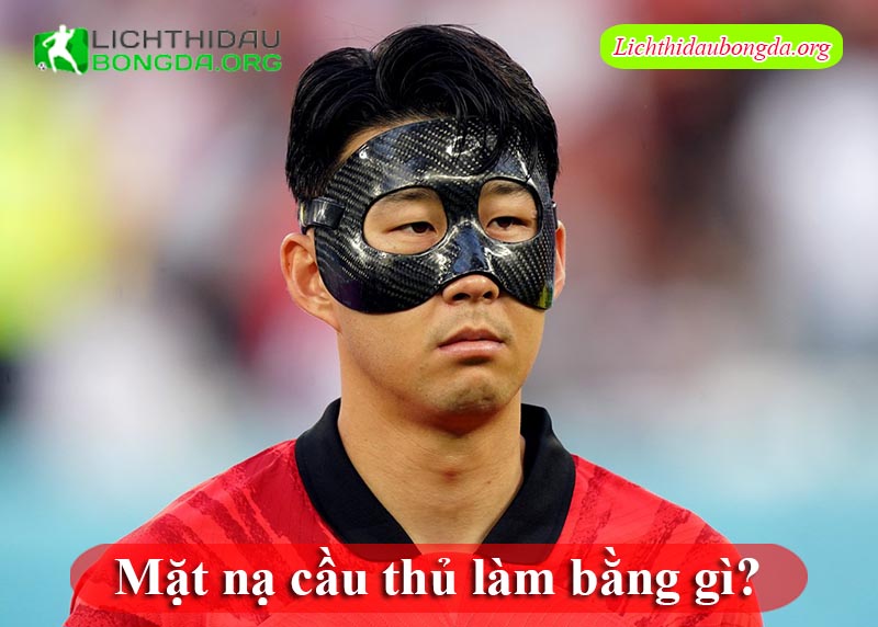 Mặt nạ cầu thủ làm bằng gì?